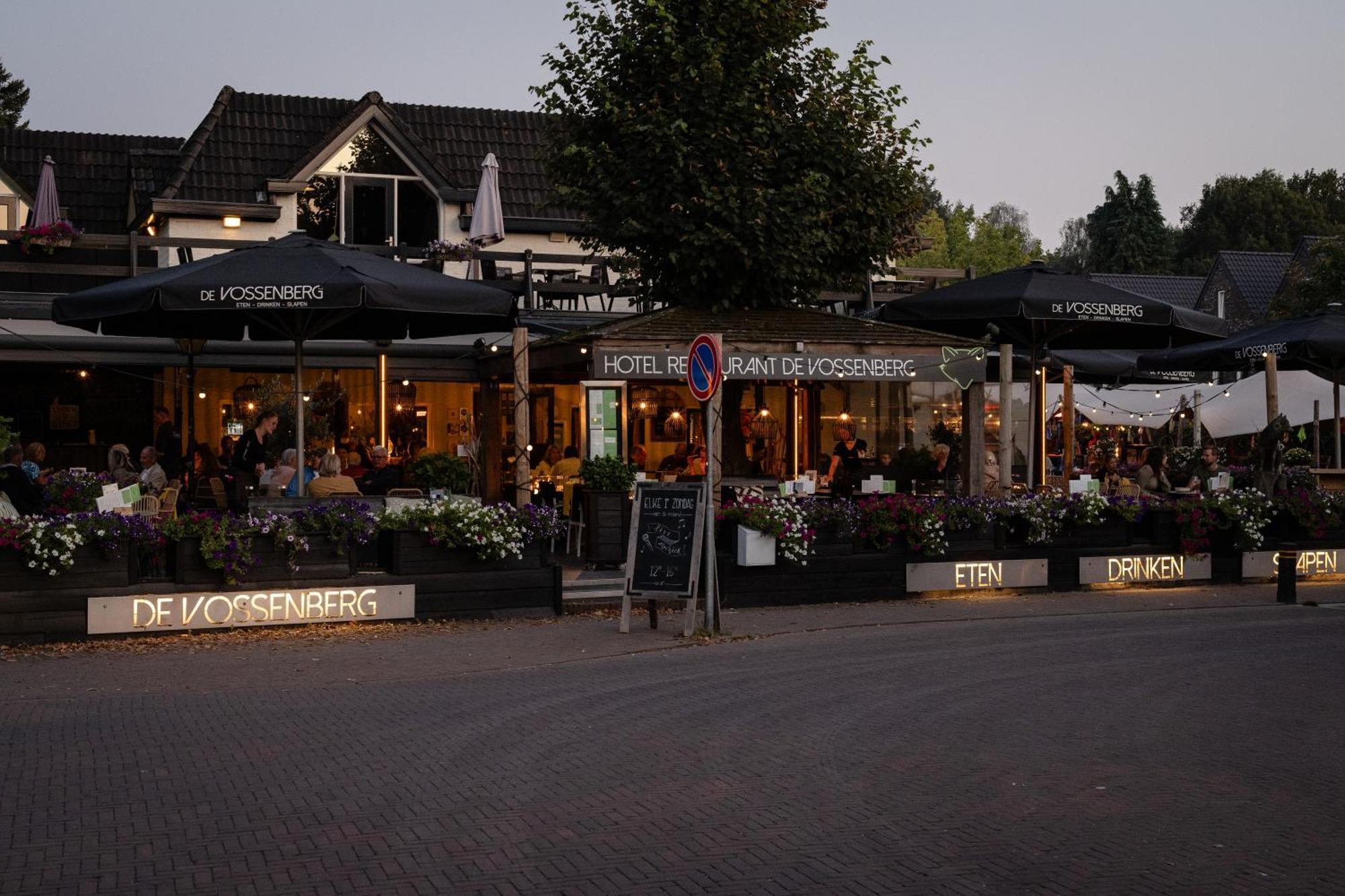 Hotel Restaurant 'De Vossenberg' Фиерхаутен Екстериор снимка