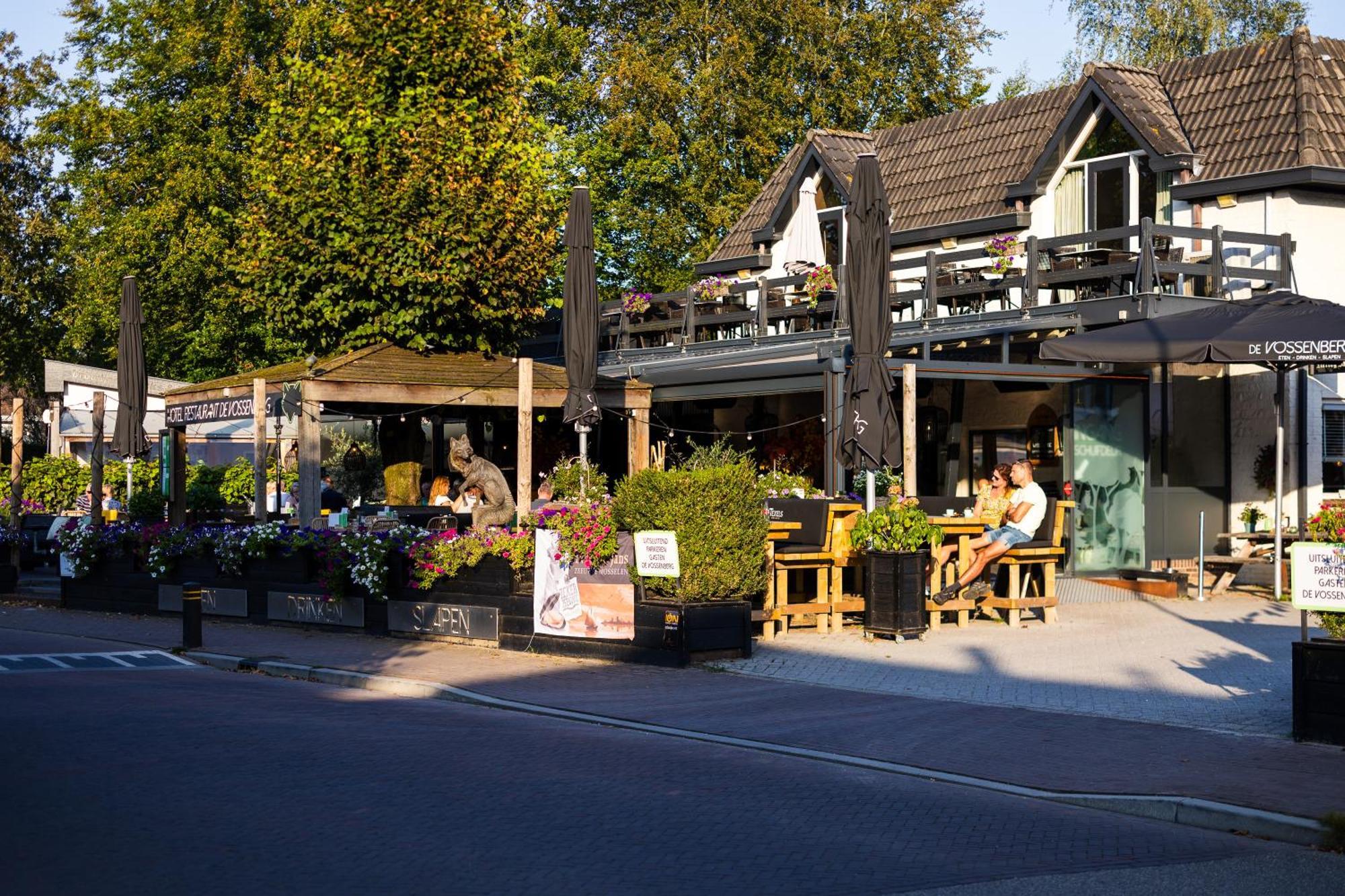 Hotel Restaurant 'De Vossenberg' Фиерхаутен Екстериор снимка