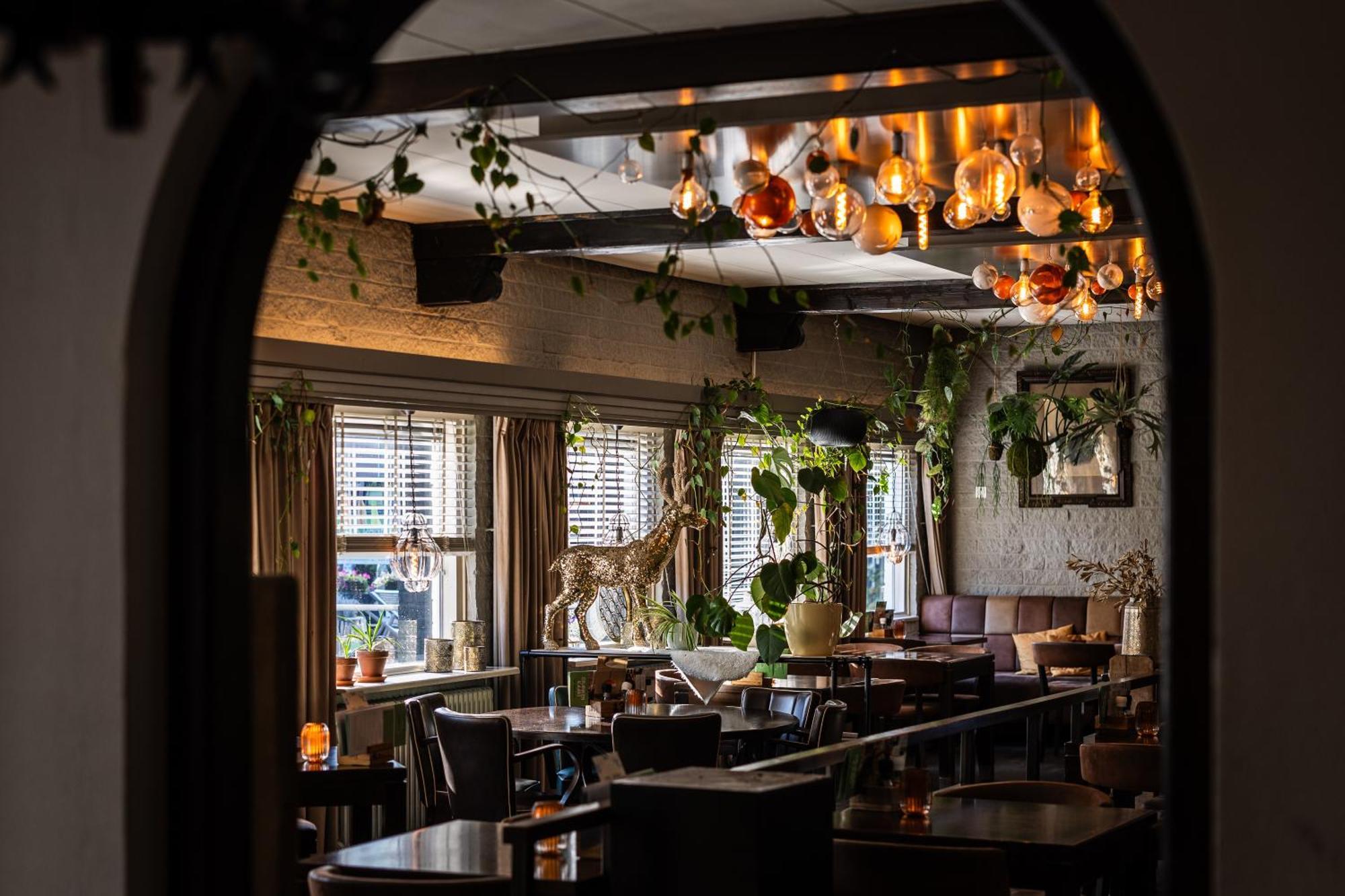 Hotel Restaurant 'De Vossenberg' Фиерхаутен Екстериор снимка